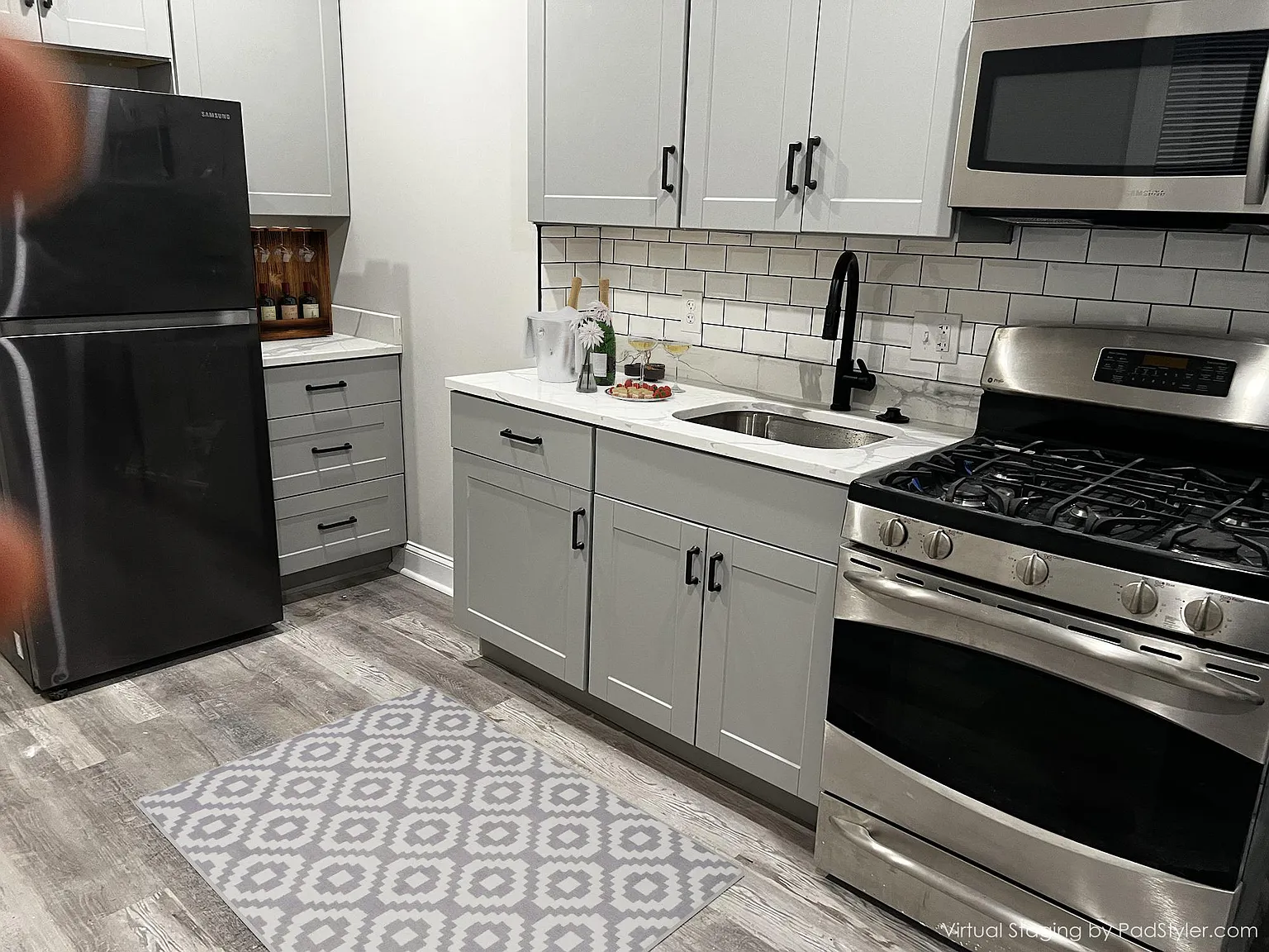 3529 Roland Ave — Photo 3