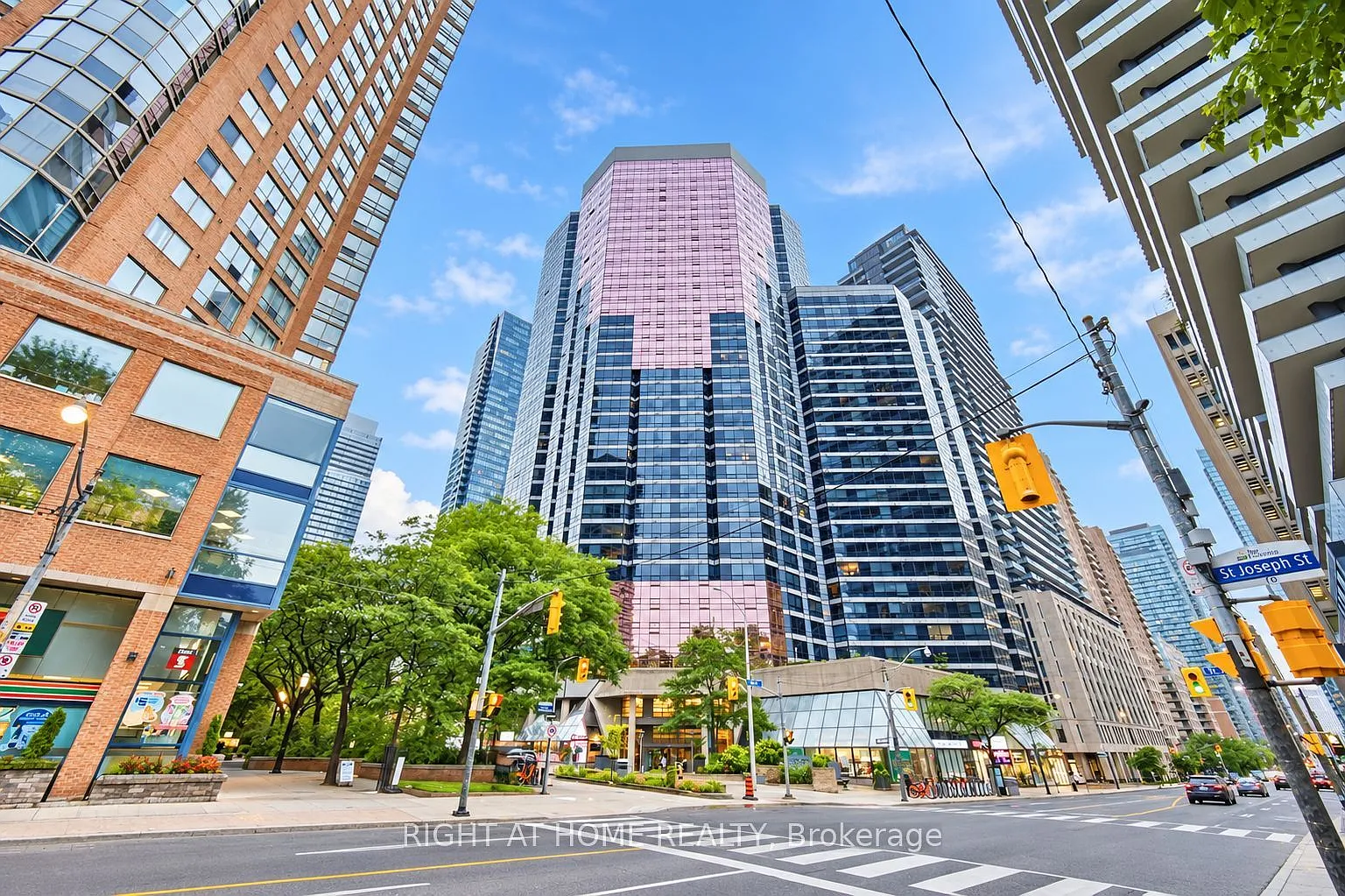 2 bed, $2,600 — Photo 1