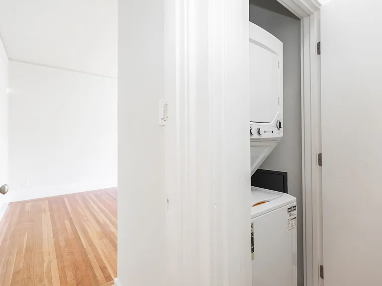 520 Scott — Photo 19