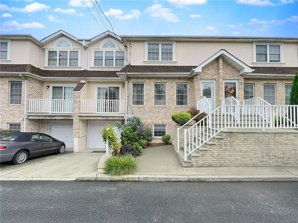 19 Orbit Ln, Staten Island, NY 10314