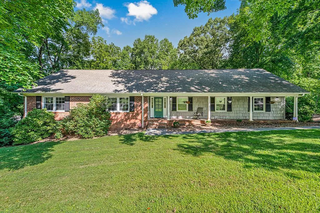 471 Sherwood Forest Rd — Photo 1