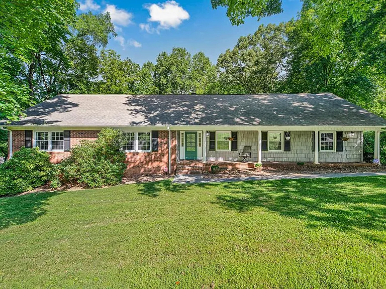 471 Sherwood Forest Rd — Photo 1