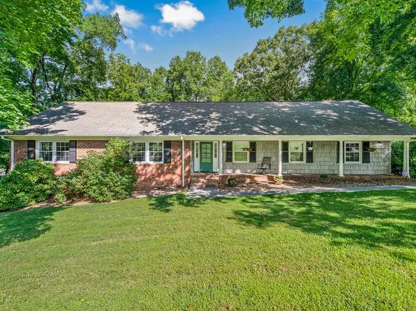 471 Sherwood Forest Rd, Winston Salem, NC 27104