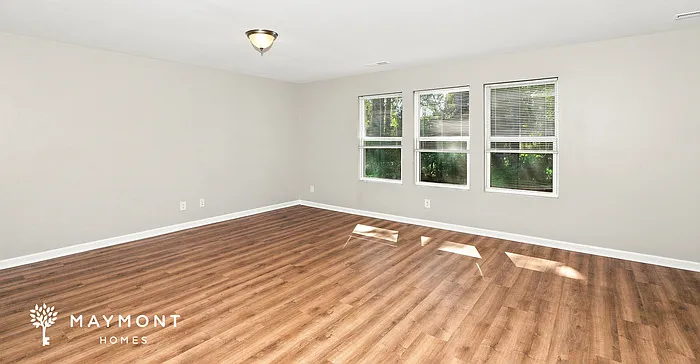4 bed, 2.5 bath, 2800 sqft, $2,645 — Photo 4