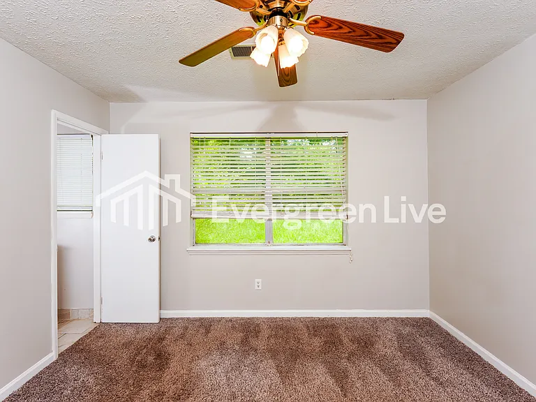 106 Meadowgreen Rd — Photo 8
