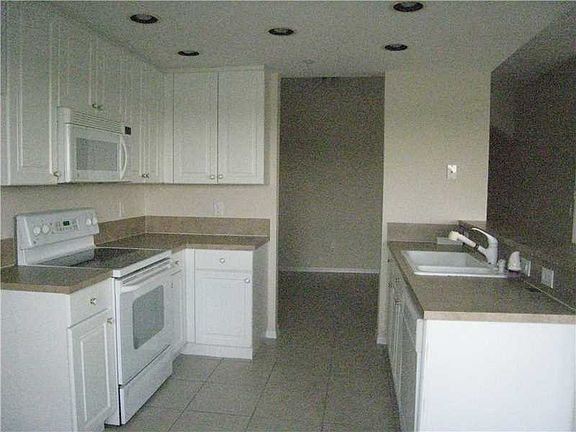 4th image of 7735 Yardley Dr APT 314