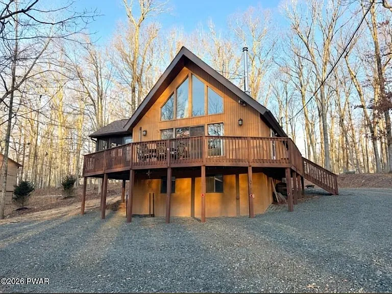 103 Laurel Rd — Photo 2