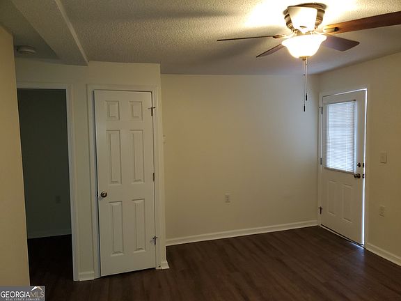 4th image of 201 Enterprise St APT B