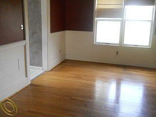 4th image of 28217 Gladstone St