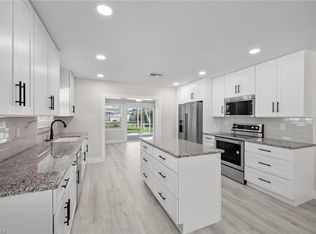 527 97th Ave N, Naples, FL 34108