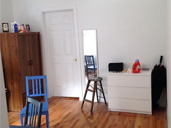 5th image of 221 W 20th St