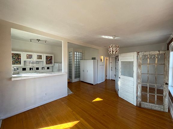 5th image of 1306 N Pearl St #312
