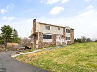 3554 N Sugan Rd, New Hope, PA 18938