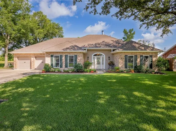 18 Cactus Ln, Saint Rose, LA 70087