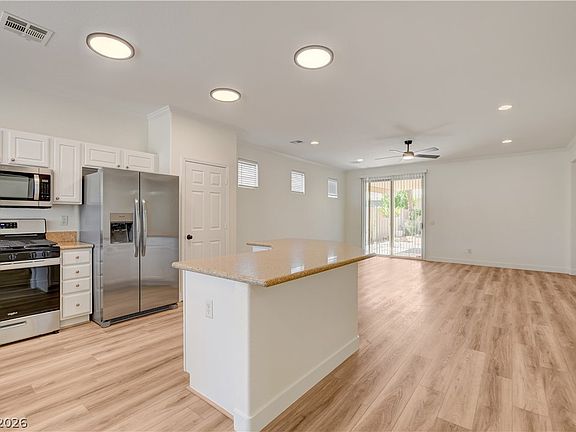 5th image of 3249 Robins Creek Pl