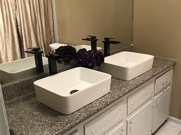 3rd image of 43 Dove Creek Cir