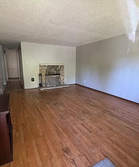 4758 N Syracuse St — Photo 7