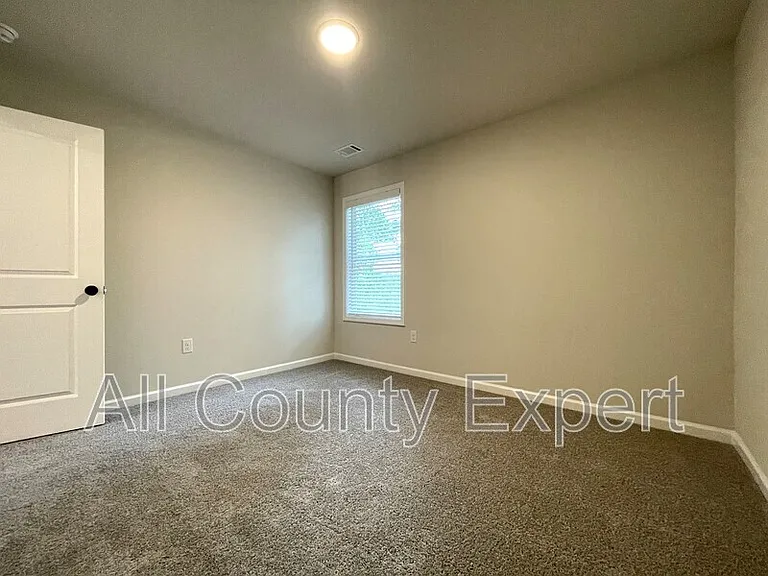 414 Fox Creek Dr — Photo 17