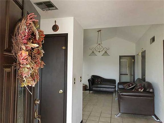3rd image of 1501 Sierra Bonita Dr