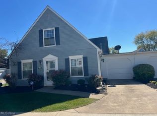 122 Bayberry Ln, Bedford, OH 44146