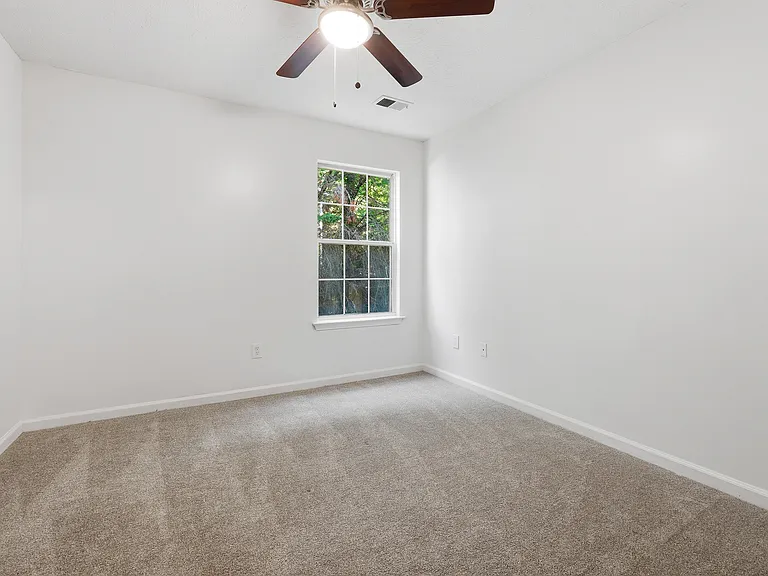 1369 Lamont Dr SW — Photo 21