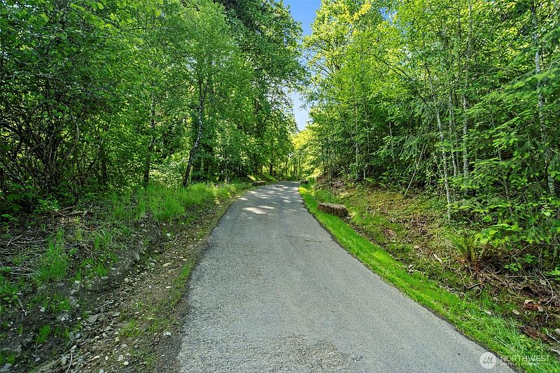 4th image of 2 N Burke Road