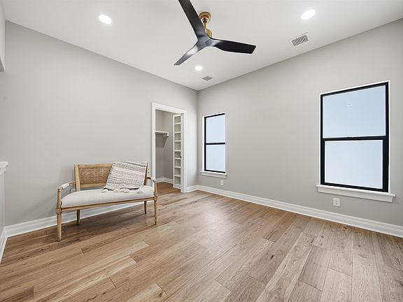 5th image of 1613 W Rockhill Pl