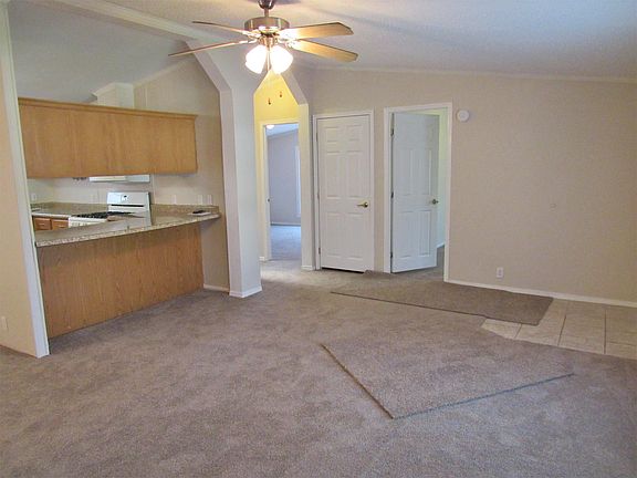 3rd image of 2112 W Ewing Ave