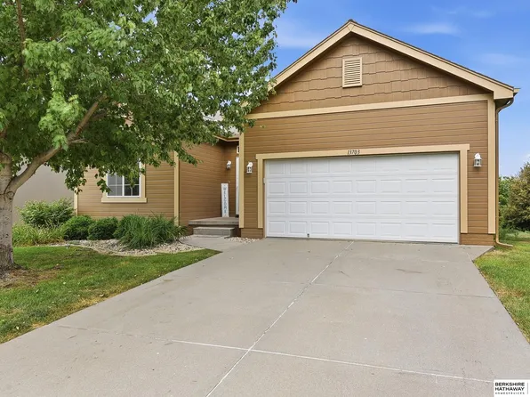 13703 S 14th St, Bellevue, NE 68123