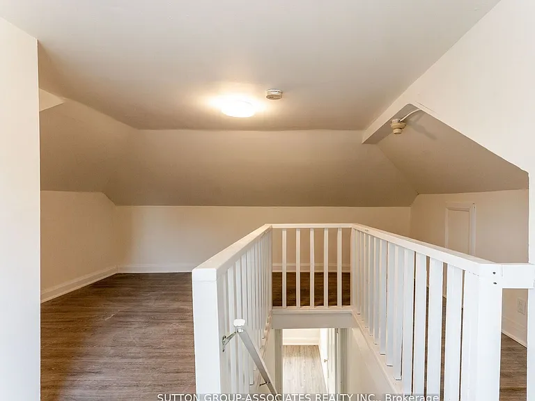 1610 Dundas St W #2 — Photo 19