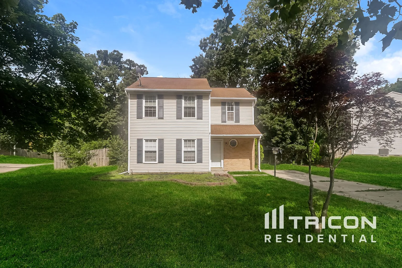 4111 Lancaster Cir photo 1