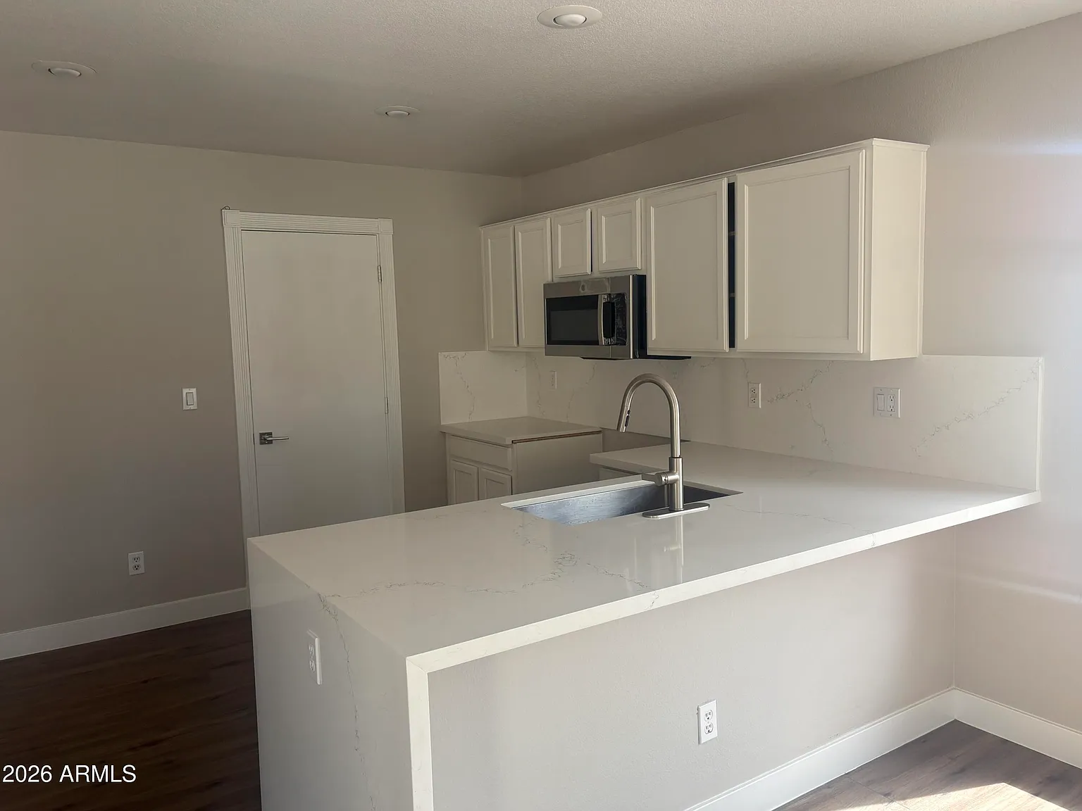 3 bed, 2.5 bath, 1609 sqft, $2,300 — Photo 4
