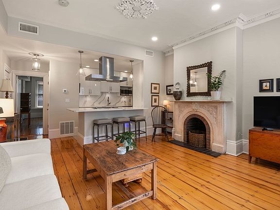 2nd image of 96 Waltham St #2