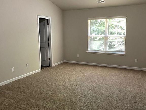 4th image of 5709 Milhaven Ln