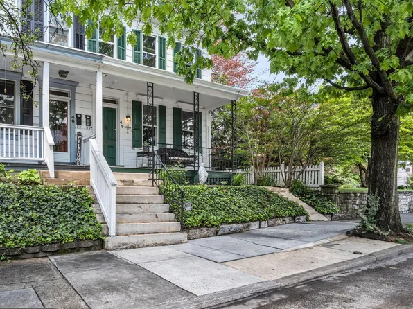 44 S East St, Carlisle, PA 17013