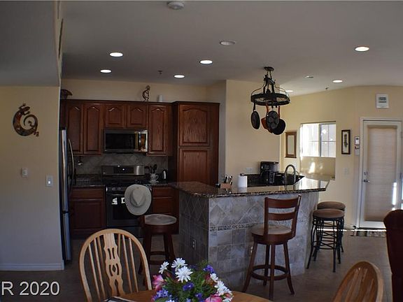 4th image of 681 Bay View Dr #0