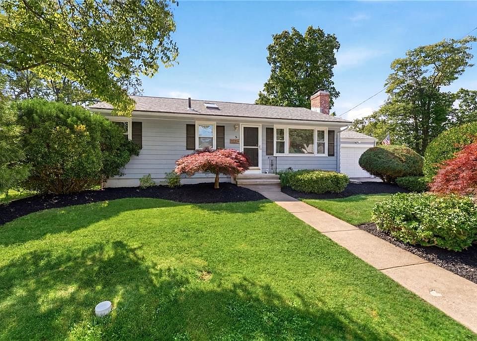 1st image of 81 Mount View Dr