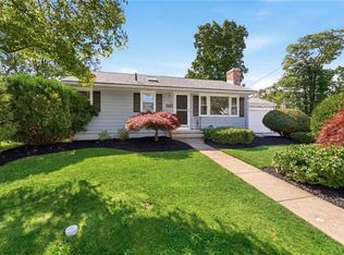 81 Mount View Dr, Cranston, RI 02920
