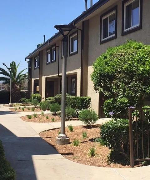 2300 S Victoria Ave — Photo 2