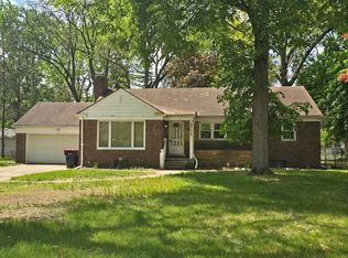 22419 Fairway Dr, Southfield, MI 48033