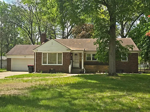 22419 Fairway Dr Photo 1