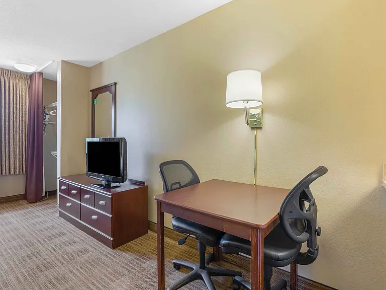 Studio Suite - 2 Full Beds