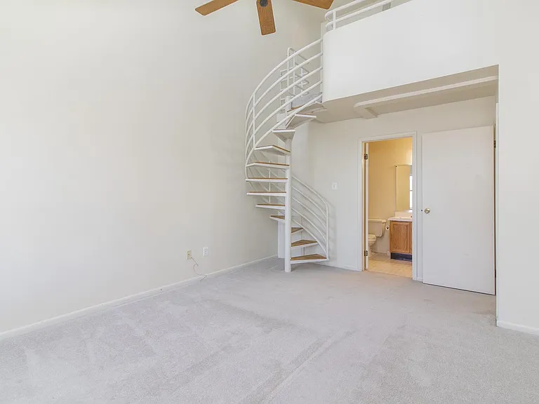 1004 Barbaras Ct — Photo 22