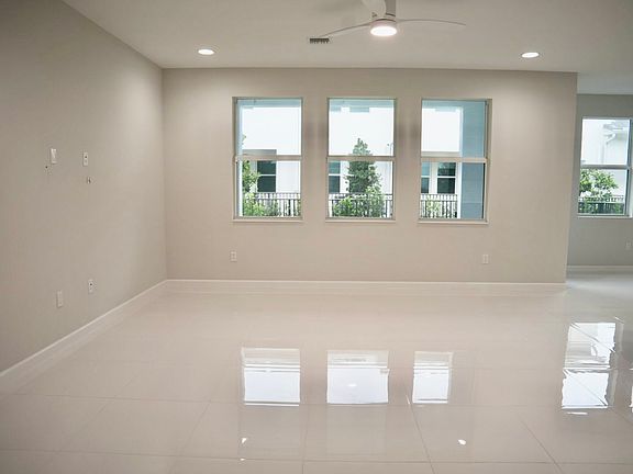 4th image of 5130 Willow Creek Dr