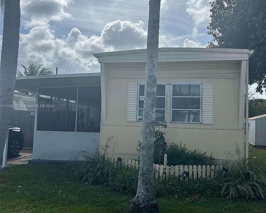 1st image of 4831 SW 48th Ave Unit 8