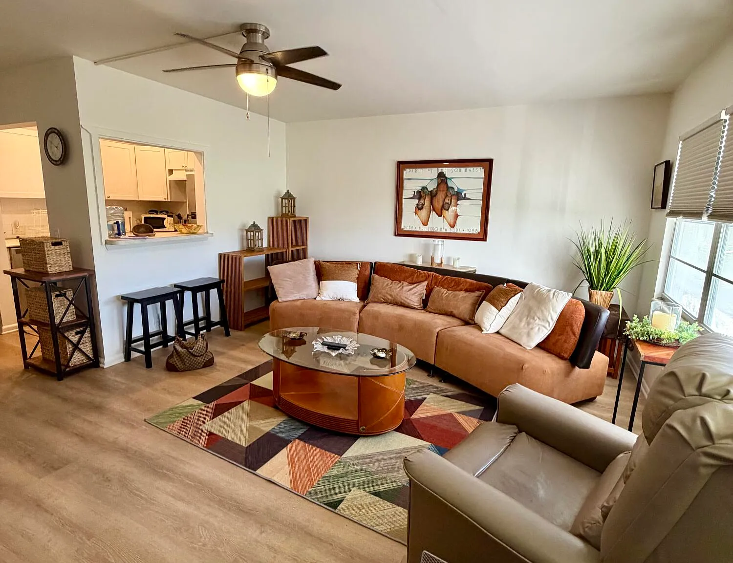1 bed, 1.5 bath, 720 sqft, $1,600 — Photo 3