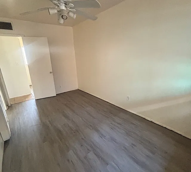 524 W Howe St #524 — Photo 4