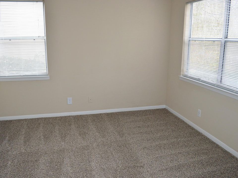 2nd image of 1701 Club Pkwy