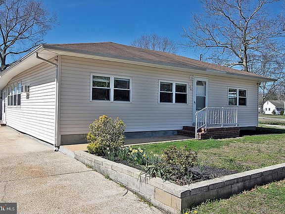 3rd image of 24 Keelson Dr