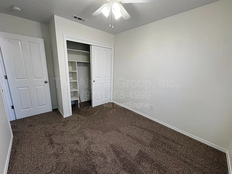 210 NW Connell Ave — Photo 11